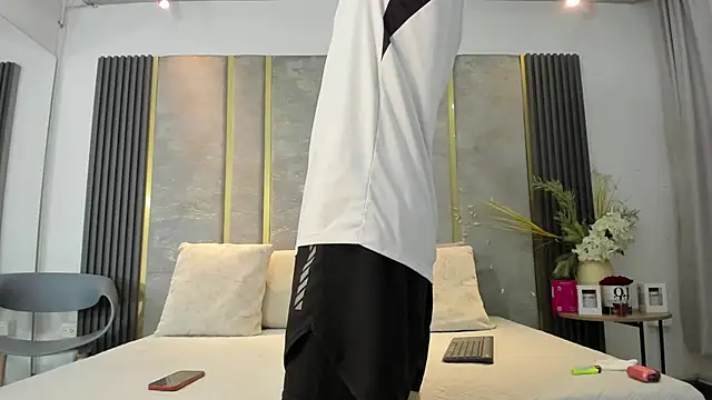 NikoStone  online show from December 2025 04:44:02 AM