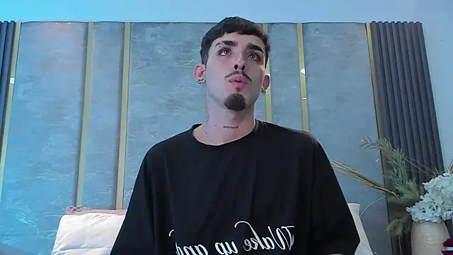 NikoStone  online show from November 2025 04:38:01 AM