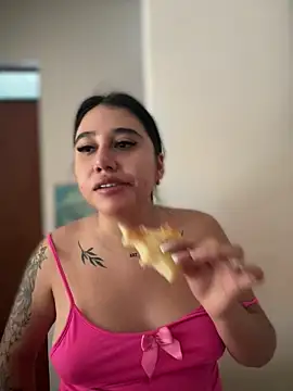 Snapshot of Sophie_Dreamss chatting on November 2025 05:45:02 PM Sophie Dreamss online show from November 2025 05:45:02 PM