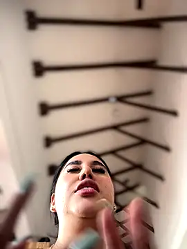 Snapshot of Sophie_Dreamss chatting on December 2025 06:46:01 PM Sophie Dreamss online show from December 2025 06:46:01 PM