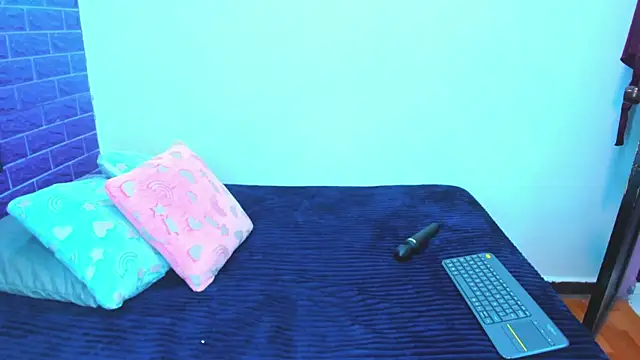 Cora 222 online show from December 2025 12:11:01 PM