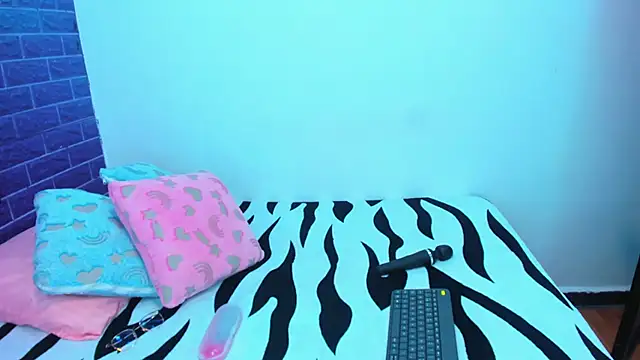 Cora 222 online show from November 2025 10:26:01 AM