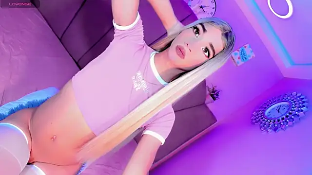 Nauthy girl online show from September 2025 12:21:01 PM