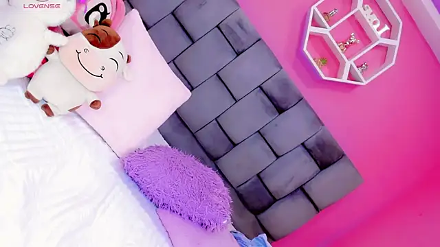 Nauthy girl online show from March 2026 01:00:02 PM