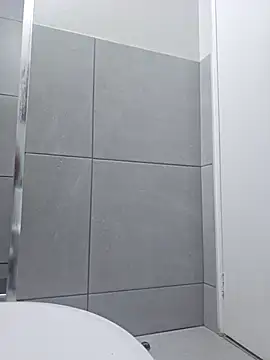 trickyOne online show from November 2025 07:58:01 PM