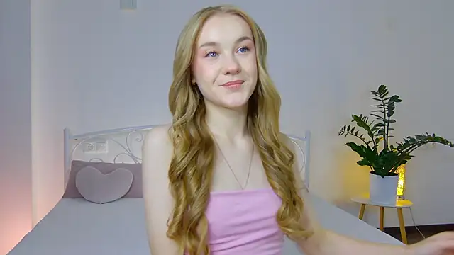 KumiKruz online show from November 2025 02:32:01 PM