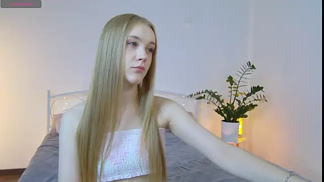 KumiKruz online show from September 2025 04:24:01 PM