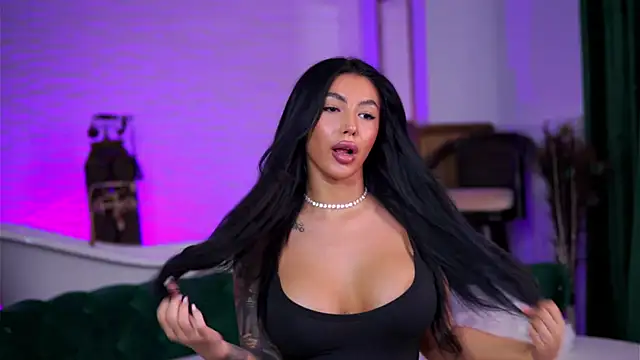 AishaaDevoe online show from November 2025 07:36:02 PM