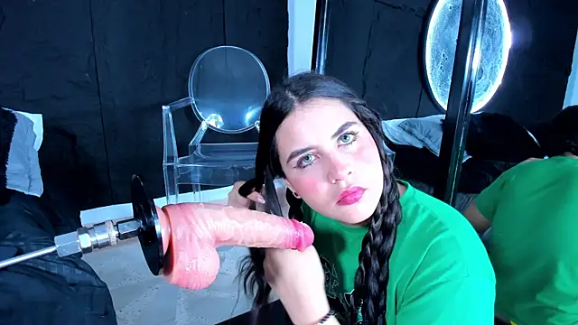 LizzyOlsen online show from December 2025 04:26:02 AM