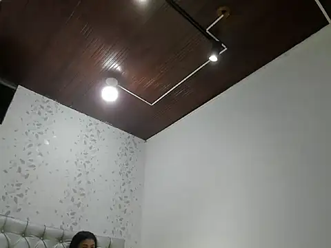 michelle perla online show from October 2025 06:30:01 PM