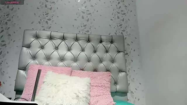 michelle perla online show from November 2025 06:45:02 PM