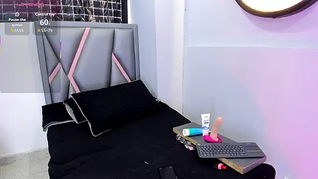 Snapshot of Sofia_villareal chatting on November 2025 12:20:01 PM Sofia villareal online show from November 2025 12:20:01 PM