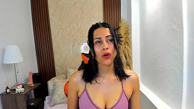 Snapshot of Thais_kim chatting on November 2025 12:21:02 PM Thais kim online show from November 2025 12:21:02 PM