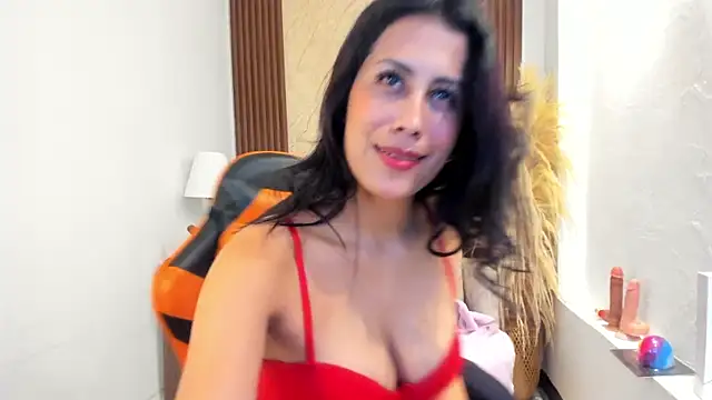 Thais kim online show from February 2026 03:01:02 PM