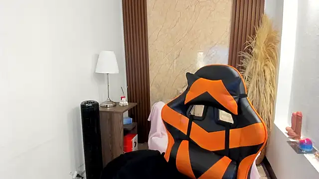 Thais kim online show from March 2026 05:41:02 PM