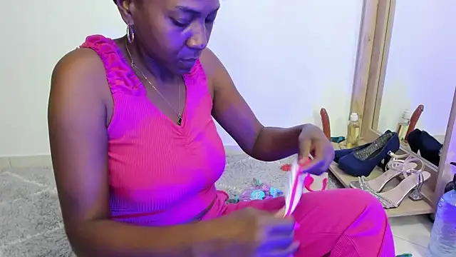 coral15  online show from October 2025 02:12:02 AM