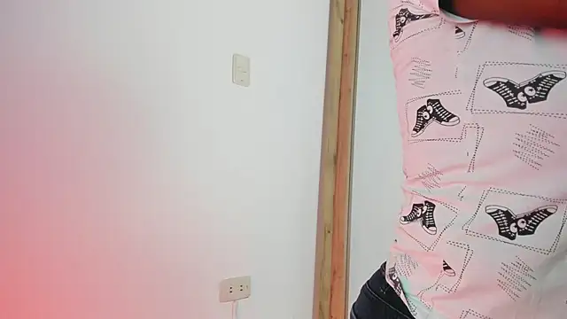 coral15  online show from October 2025 02:21:01 AM