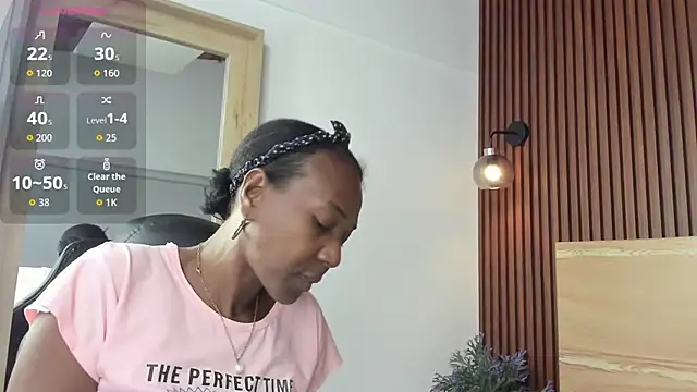 coral15  online show from November 2025 07:19:02 PM