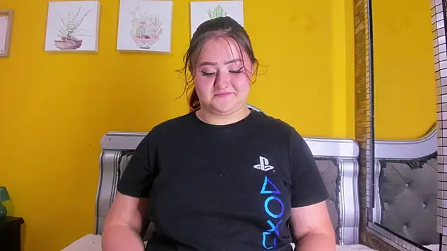 Snapshot of Miiafoox chatting on September 2025 04:39:02 PM Miiafoox online show from September 2025 04:39:02 PM