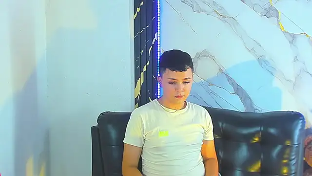 christopher Hot online show from May 2026 01:32:01 AM