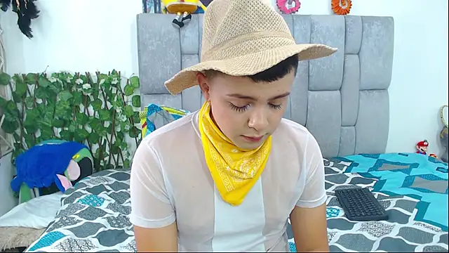 christopher Hot online show from October 2025 06:44:01 PM