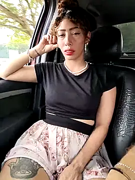 roxyrougee online show from November 2025 07:58:02 PM