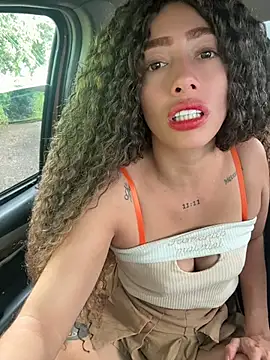 roxyrougee online show from June 2026 01:05:01 PM