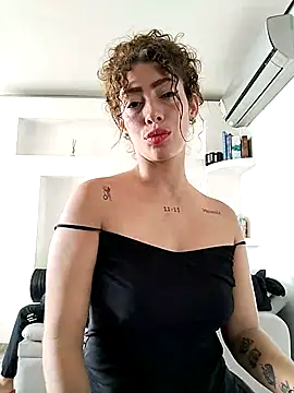 roxyrougee online show from November 2025 01:56:02 PM