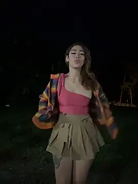 roxyrougee online show from April 2026 10:17:02 AM