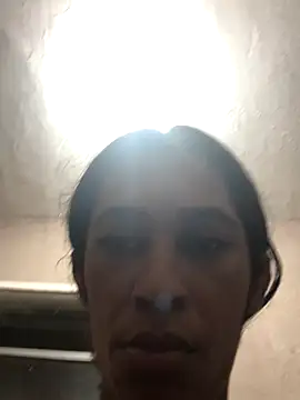 Snapshot of LyaSanches chatting on September 2025 12:11:01 AM LyaSanches online show from September 2025 12:11:01 AM