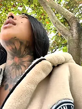 missashlyrosette online show from November 2025 04:18:02 PM