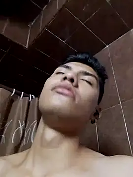 aispuro8505 online show from November 2025 05:34:02 PM