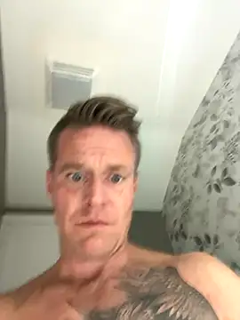 DILFiGuess11 online show from September 2025 12:17:01 AM