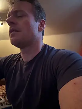 DILFiGuess11 online show from January 2026 07:39:01 PM