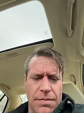 DILFiGuess11 online show from March 2026 03:24:01 PM