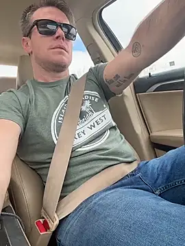 DILFiGuess11 online show from February 2026 04:30:02 PM