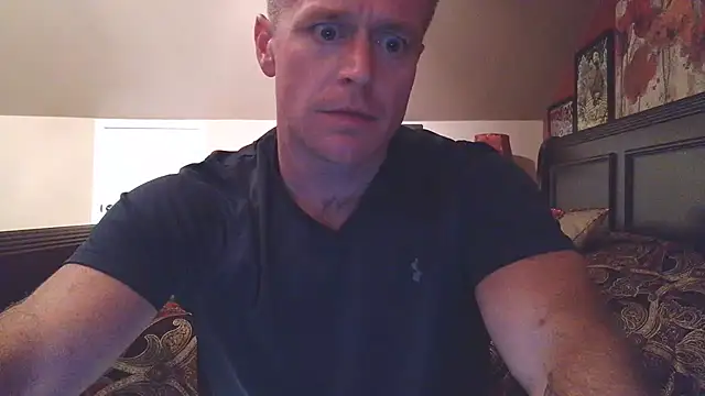Snapshot of DILFiGuess11 chatting on June 2026 04:21:02 AM DILFiGuess11 online show from June 2026 04:21:02 AM