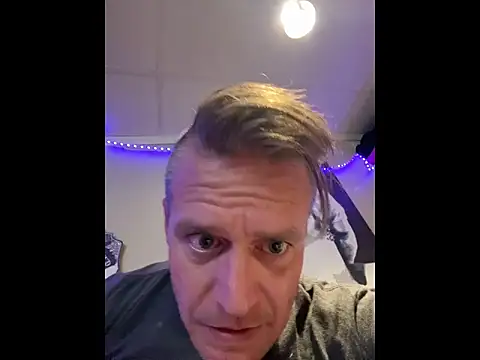 DILFiGuess11 online show from May 2026 08:12:01 AM