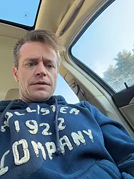 DILFiGuess11 online show from February 2026 01:44:02 PM