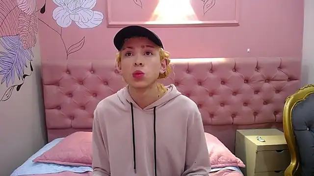 Snapshot of Aaron_Fordd chatting on November 2025 11:32:02 AM Aaron Fordd online show from November 2025 11:32:02 AM