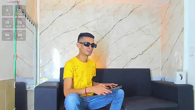 Golldens Dreamss online show from October 2025 07:58:01 PM