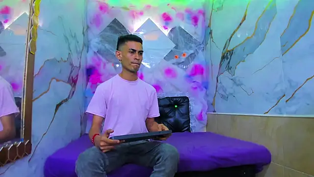 Golldens Dreamss online show from November 2025 05:22:01 AM