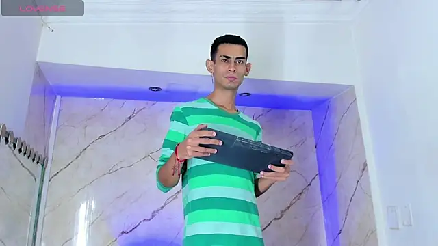 Golldens Dreamss online show from October 2025 07:59:02 PM