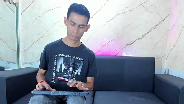Golldens Dreamss online show from September 2025 04:04:02 AM