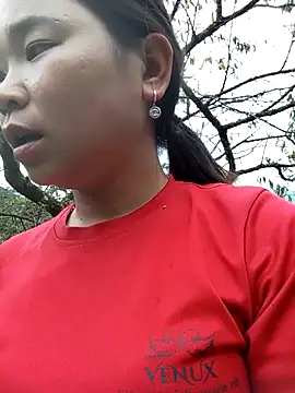 may-squirl online show from October 2025 02:22:02 AM