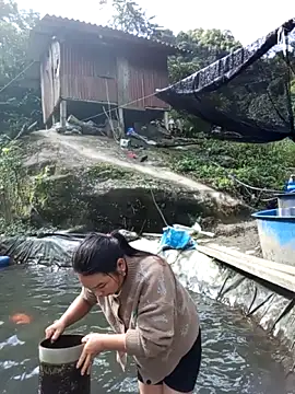 may-squirl online show from November 2025 02:27:01 AM