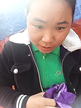 may-squirl online show from October 2025 02:32:01 AM