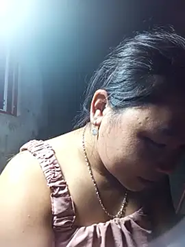 may-squirl online show from October 2025 12:38:02 PM