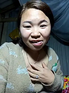 may-squirl online show from November 2025 11:00:02 AM