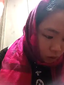 may-squirl online show from November 2025 11:09:02 AM